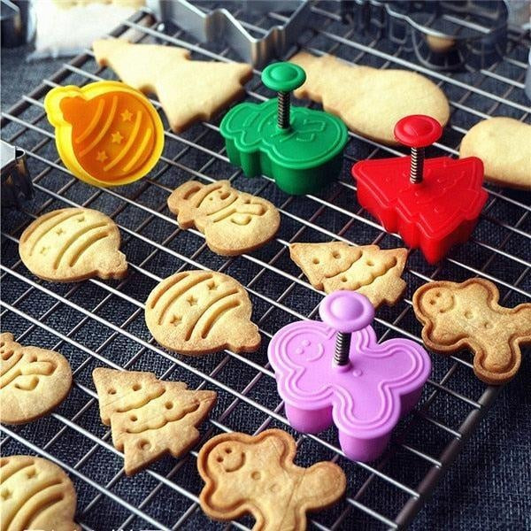 4pcs Stamp Biscuit Mold 3D Cookie Plunger Cutter Pastry Decorating DIY Food Fondant Baking Mould Tool Christmas Tree Snowman - CyberMarkt