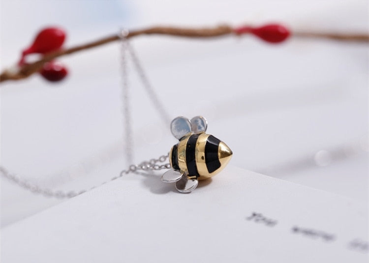 WYEAIIR Fashion Color Bee Sweet Creative Cute Literary Personality Versatile 925 Sterling Silver Clavicle Chain Female Necklace - CyberMarkt